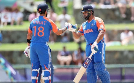 Netizens slam Sunil Gavaskar for 'biased' opinion on Kohli-Rohit's dismissals against Bangladesh, check reactions