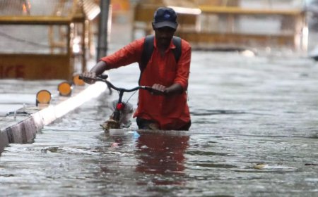 How Delhi went from extreme heatwaves to waterlogging in days