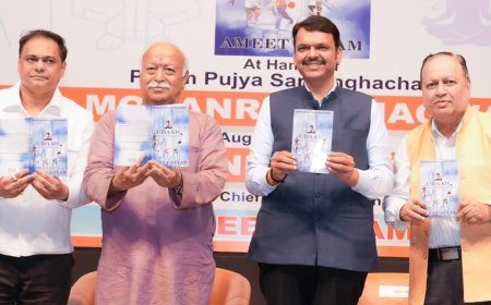 Problems arise if photographer becomes CM, Devendra Fadnavis a dig at Uddhav Thackeray