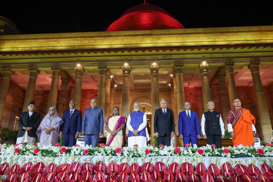 President, Smt Droupadi Murmu, the Vice President, Shri Jagdeep Dhankhar, PM and other dignitaries after the Swearing-in Ceremony at Rashtrapati Bhavan