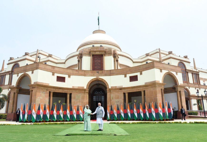 PM and the Prime Minister of Bangladesh, Smt. Sheikh Hasina arrived at Hyderabad House