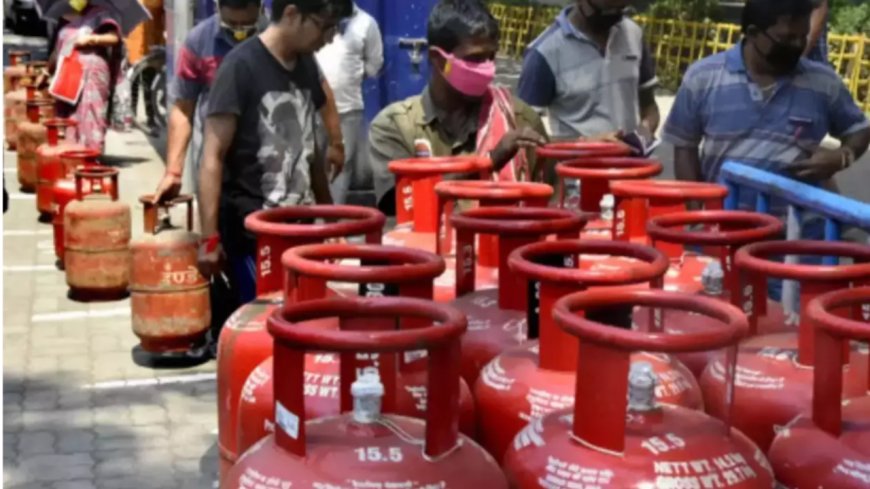 LPG gas cylinder price revised: Pay Rs 30 less for 19 kg