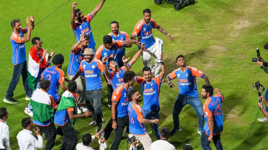 Epic scenes as Rohit, Kohli dance their hearts out. Watch