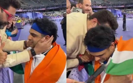 Netizens laud Abhishek for gesture towards Neeraj at Olympics