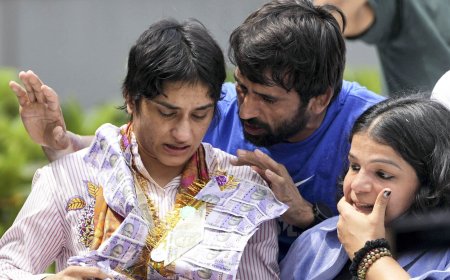 Did Vinesh Phogat get  ₹16 crore prize money post Paris Olympics? Here's what wrestler's husband says