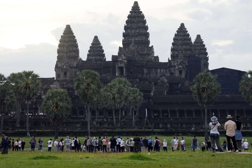 Tourists trample Angkor Wat mimicking Temple Run game for TikTok hits