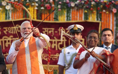President of India, Smt Droupadi Murmu and PM attend Vijaya Dashami (Dussehra) celebrations at Red Fort, in Delhi