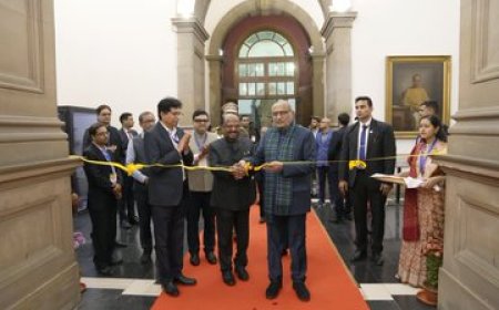 Vice-President Launches Book on Netaji, Pays Tribute to INA Legacy at Victoria Memorial