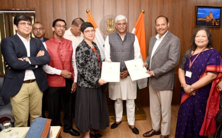 Union Minister Gajendra Singh Shekhawat witnessing the Exchange of MoUs between Ministry of Culture and YouTube