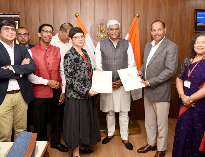Union Minister Gajendra Singh Shekhawat witnessing the Exchange of MoUs between Ministry of Culture and YouTube