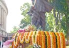 President of India, Smt. Droupadi Murmu paid floral tributes to Mahatma Jyotiba Phule on his 200th Birth Anniversary