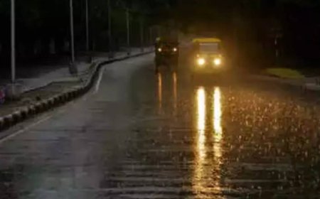 Rain lashes Delhi-NCR, IMD issues yellow alert for 2 days