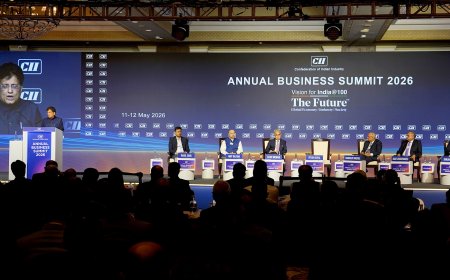 Goyal Felicitates LEAPS 2025 Winners, Releases LEADS Report; Sets $1 Trillion Export Target