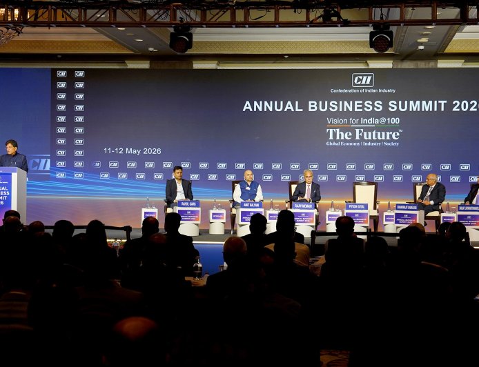 Goyal Felicitates LEAPS 2025 Winners, Releases LEADS Report; Sets $1 Trillion Export Target