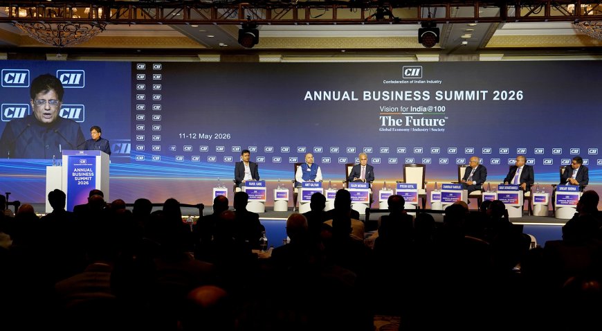 Goyal Felicitates LEAPS 2025 Winners, Releases LEADS Report; Sets $1 Trillion Export Target
