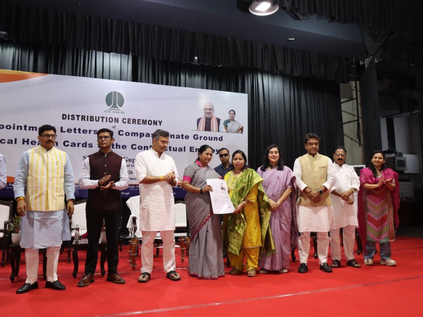 CM Rekha Gupta Hands Appointment Letters, Health Cards to NDMC Staff